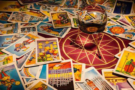 cartomancia gratis|Tiradas de TAROT GRATIS Online Lectura al Instante en Pantalla